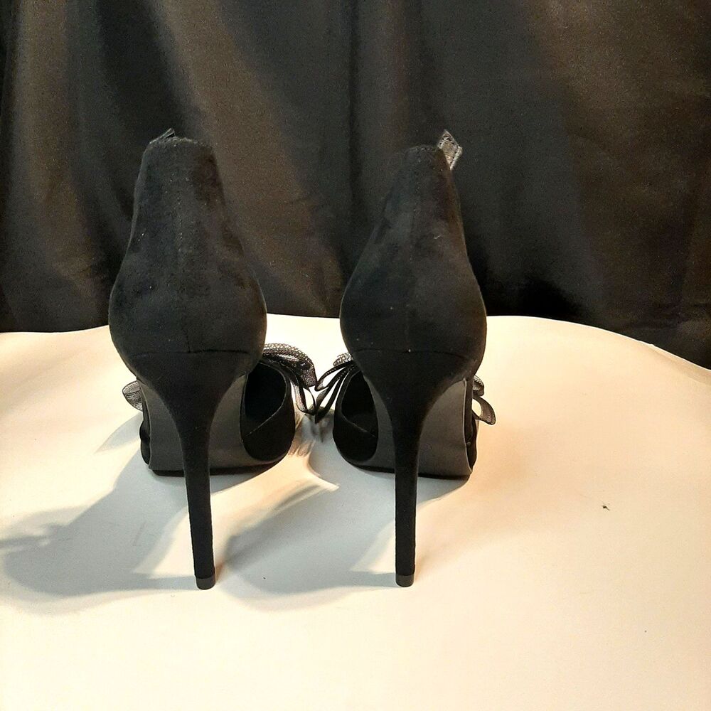Chic Black Heels with Bow Detail - Picture 3 of 7